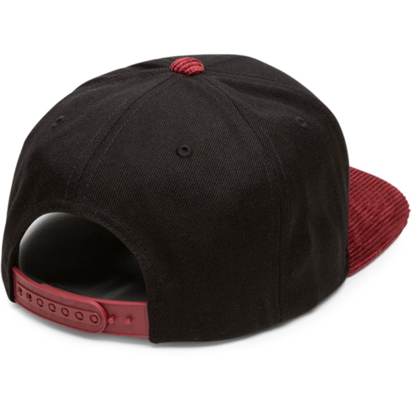 casquette-plate-noire-snapback-avec-visiere-rouge-quarter-fabric-cabernet-volcom